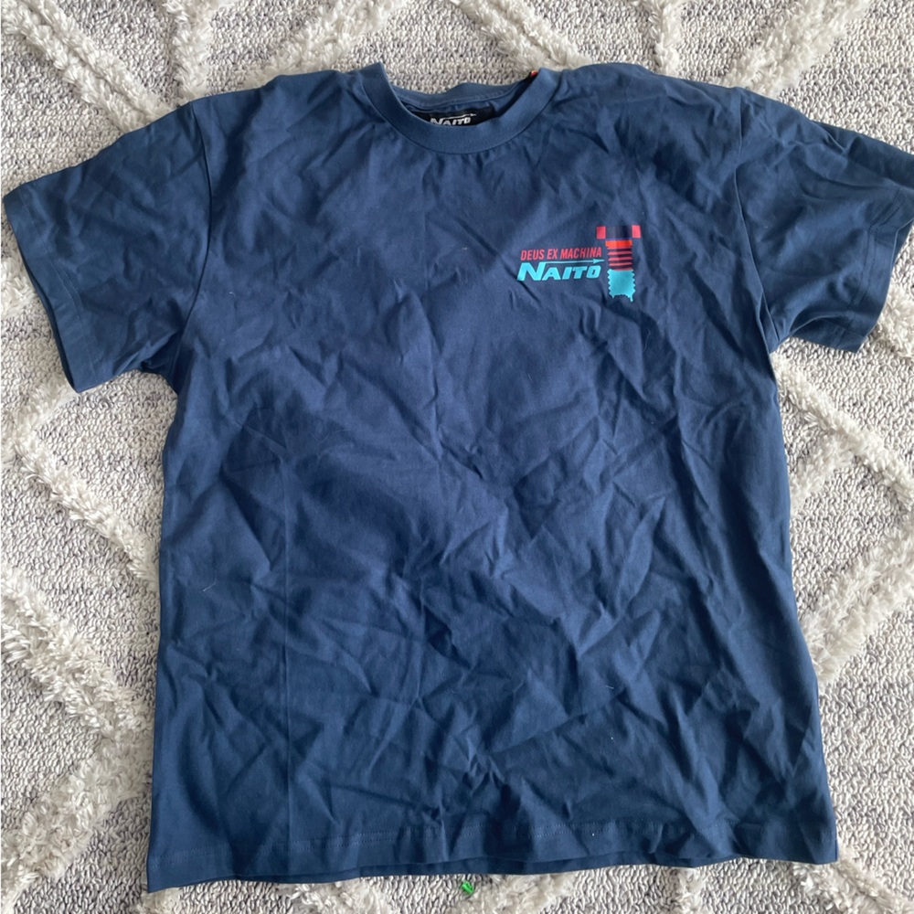 Deus ex machina Naito box T shirt size medium new without tags